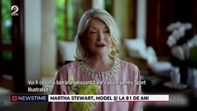 Martha Stewart, model și la 81 de ani